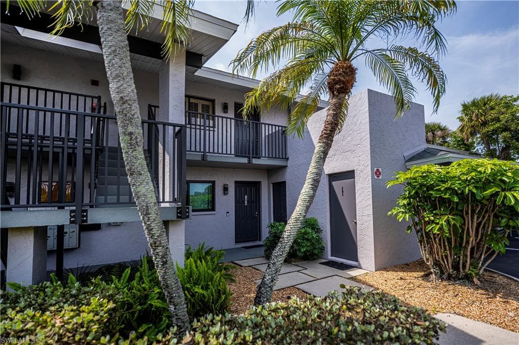 808 Cape Coral PKWY W 204 CAPE CORAL, FL 33914