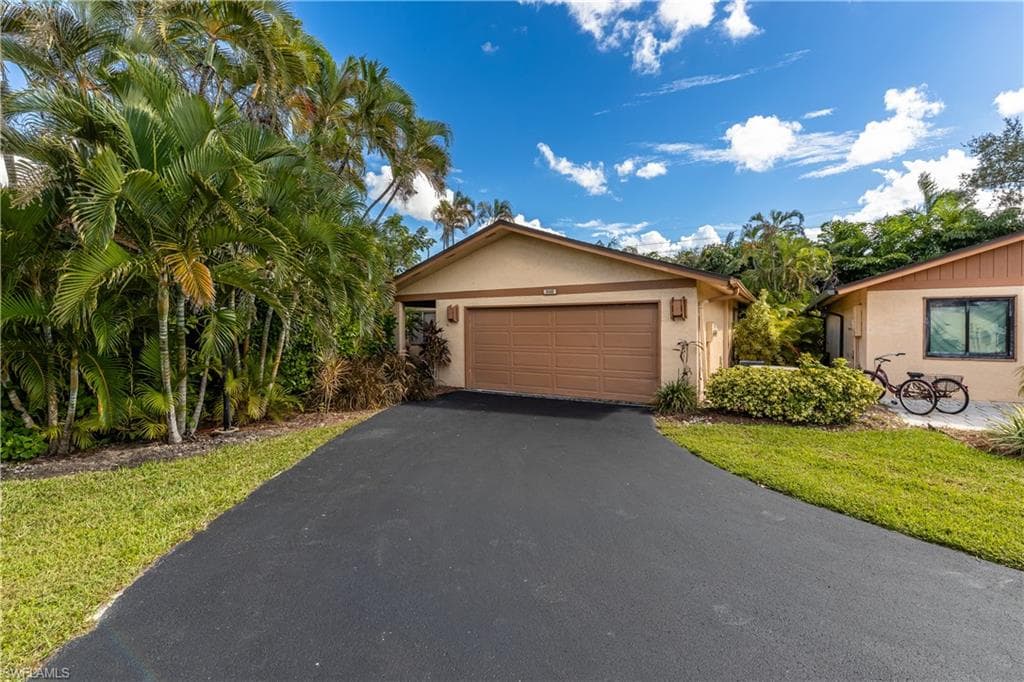 6468 Royal Woods DR FORT MYERS, FL 33908