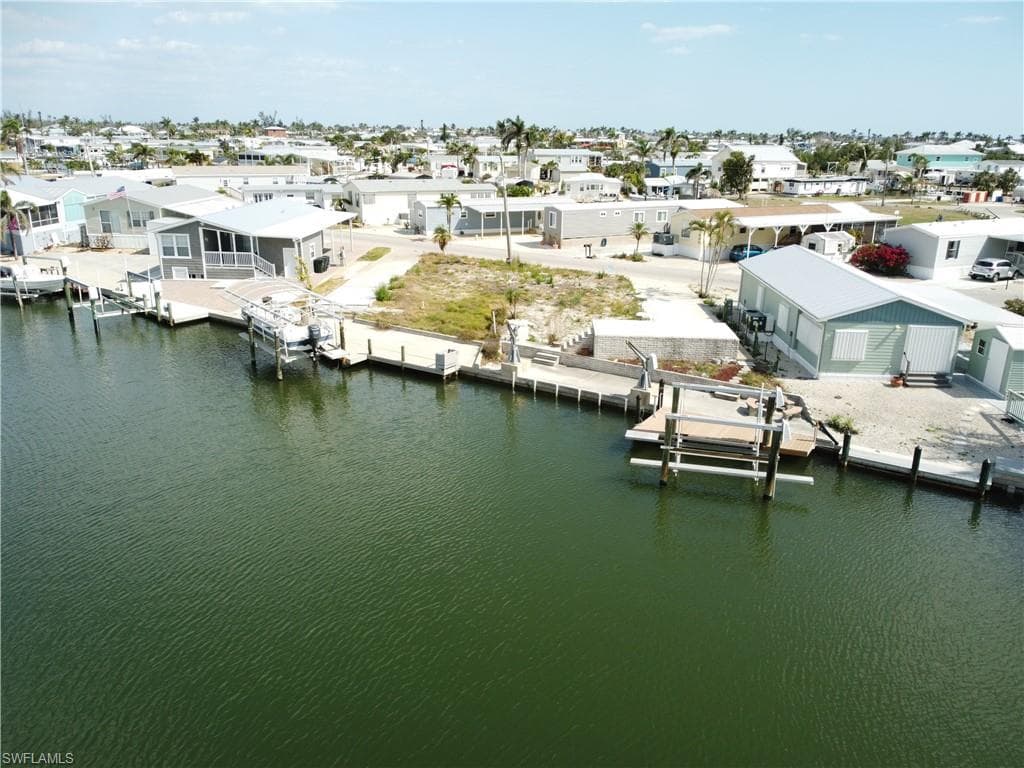 3924 Dewberry LN ST. JAMES CITY, FL 33956