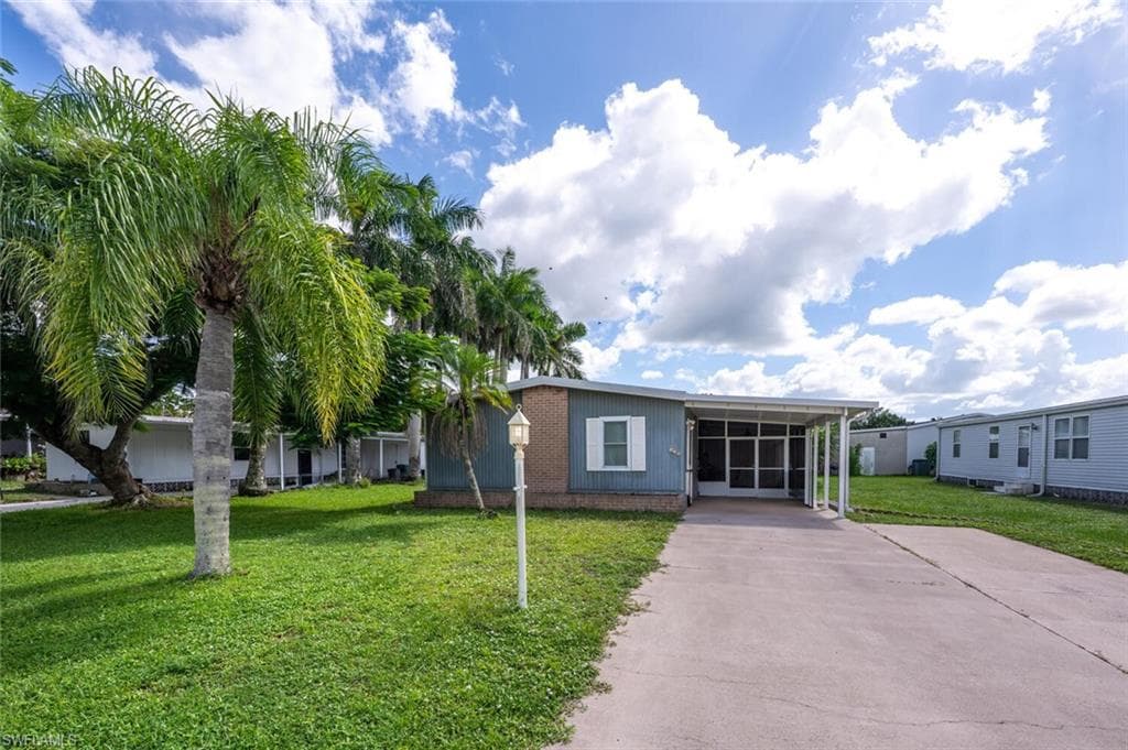 130 Grassy Key LN 37 NAPLES, FL 34114