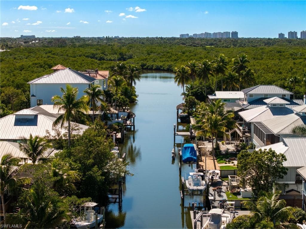 1292 Venetian WAY NAPLES, FL 34110
