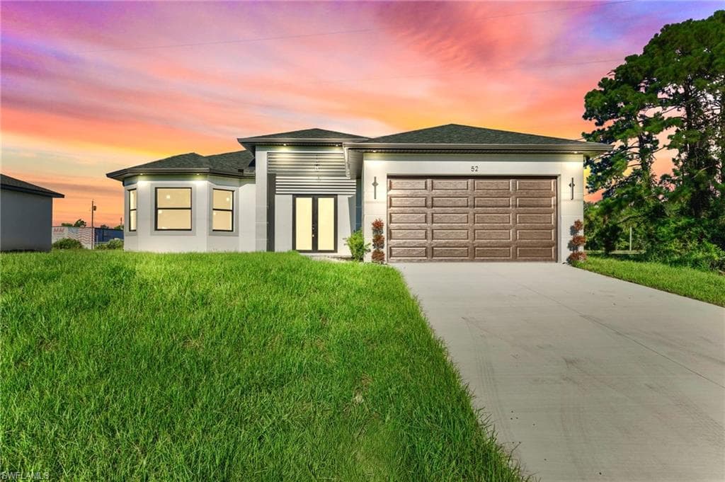 52 Floyd AVE S LEHIGH ACRES, FL 33976