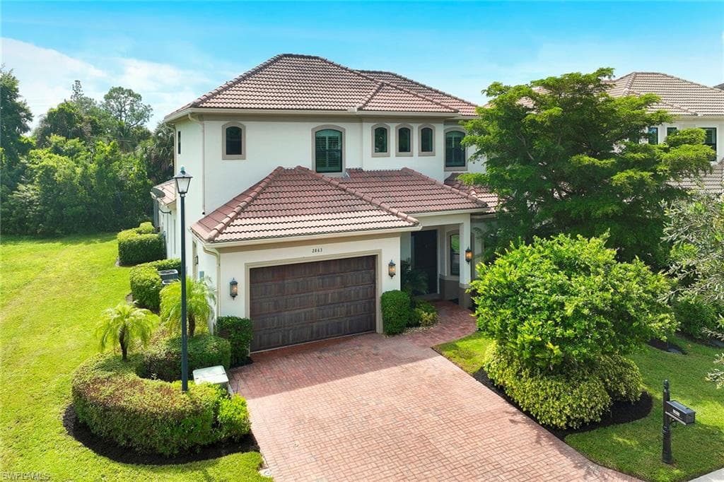 2863 Coco Lakes DR NAPLES, FL 34105