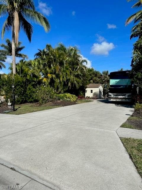 4995 Coach LN NAPLES, FL 34114