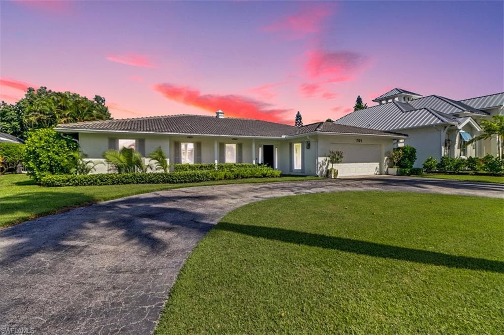 701 Harbour DR NAPLES, FL 34103