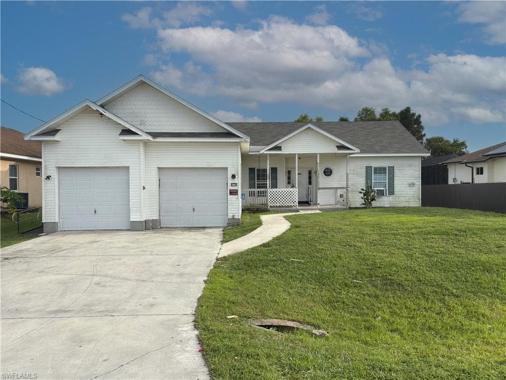 668 Kingsbury ST E LEHIGH ACRES, FL 33974