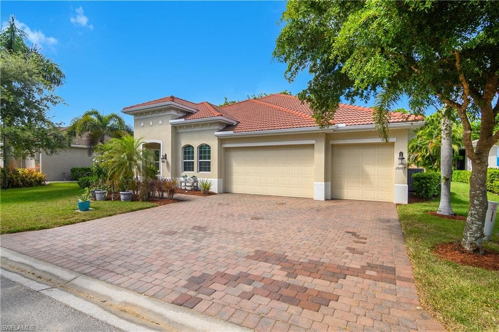 10167 Avonleigh DR BONITA SPRINGS, FL 34135