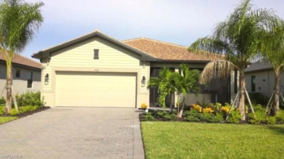 19109 Hinkley DR ESTERO, FL 33928