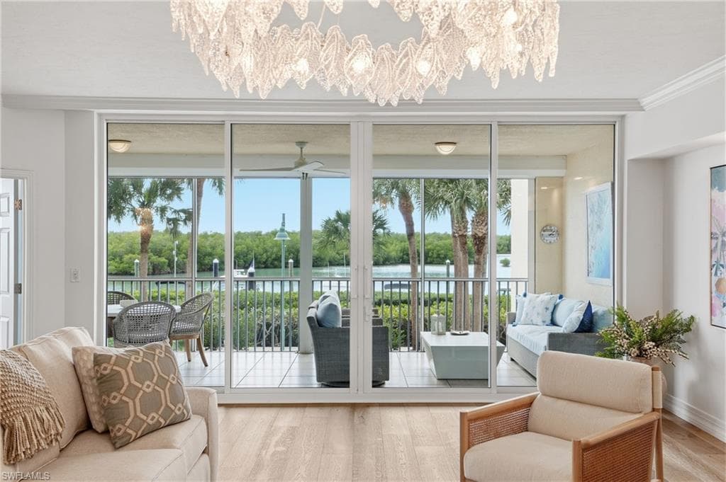 445 DOCKSIDE DR B202 NAPLES, FL 34110