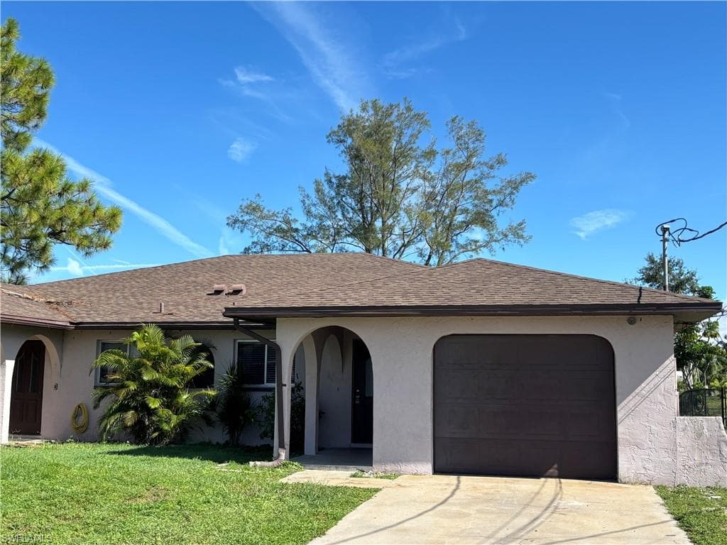 615 SE 4th TER CAPE CORAL, FL 33990