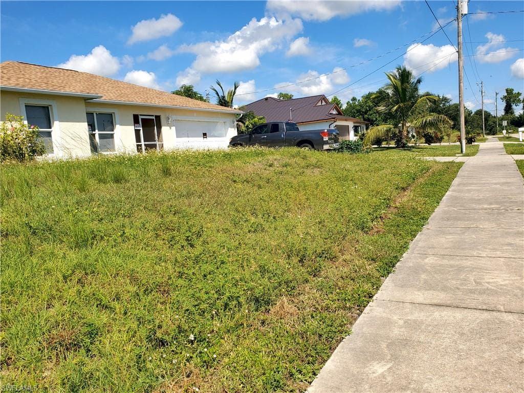 913 Sara AVE N LEHIGH ACRES, FL 33971