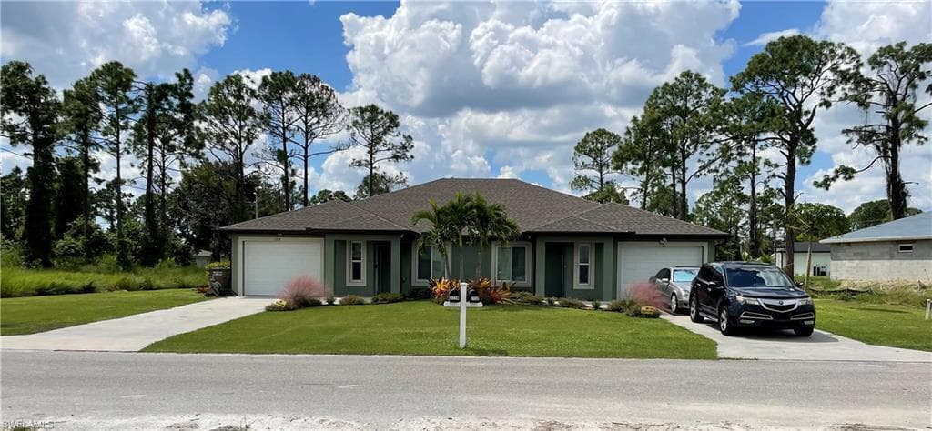 1114 Circle DR LEHIGH ACRES, FL 33973