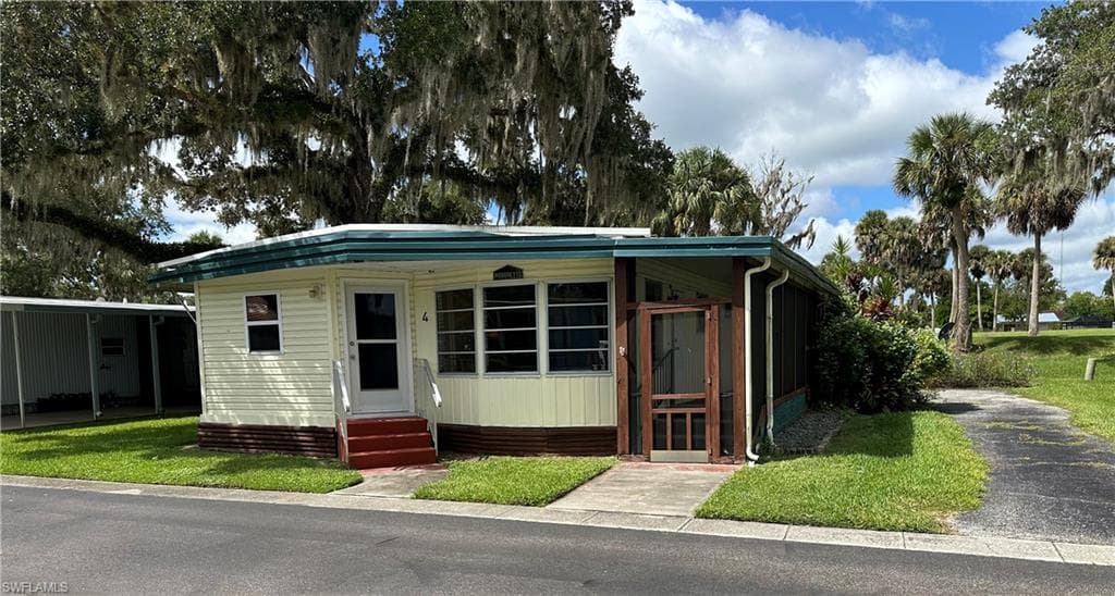 4 Aloe ST ALVA, FL 33920