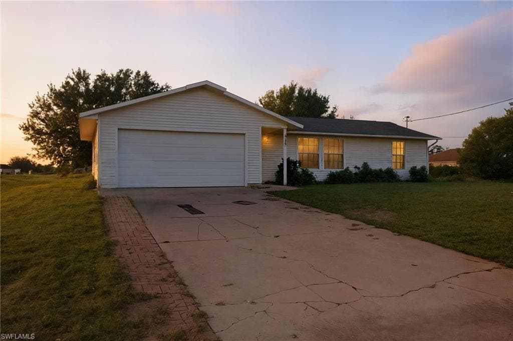 2801 28th ST SW LEHIGH ACRES, FL 33976