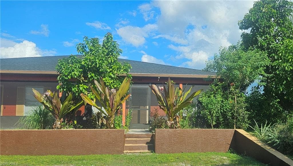 203 Ichabod AVE LEHIGH ACRES, FL 33973