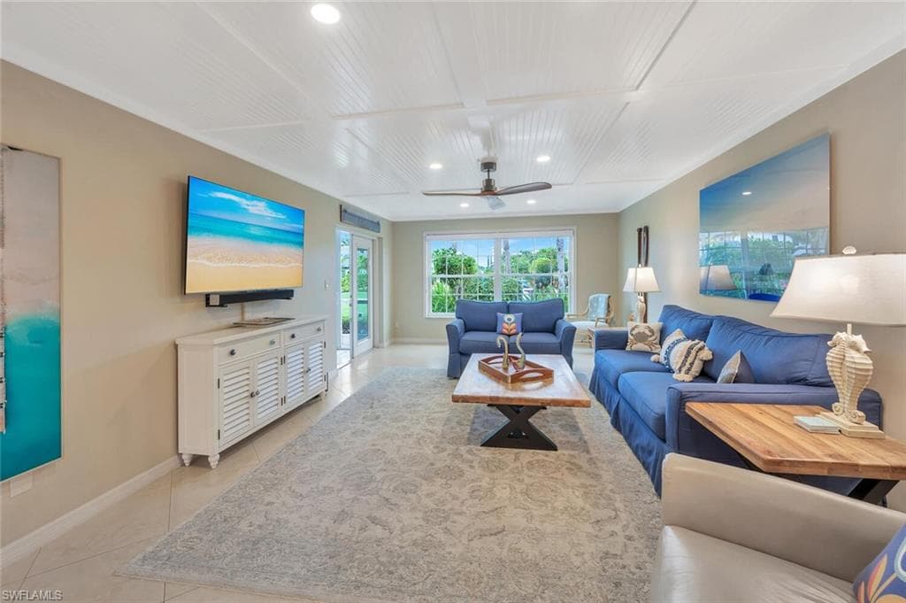4200 Belair LN 105 NAPLES, FL 34103