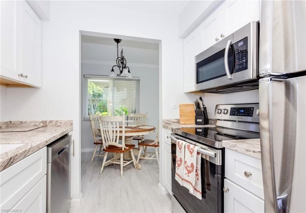 372 4th AVE S 372 NAPLES, FL 34102