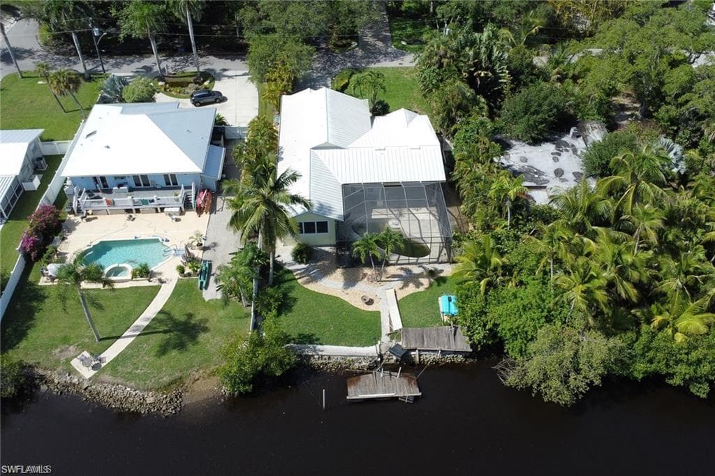 2447 Harbor RD NAPLES, FL 34104