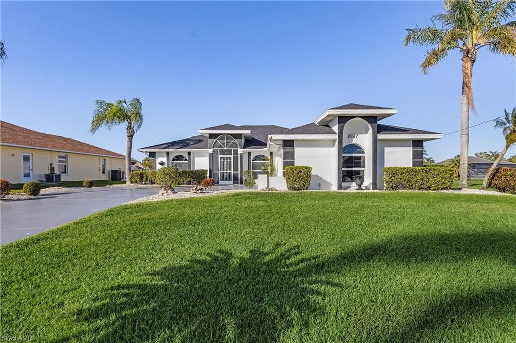 2027 SE 21st ST CAPE CORAL, FL 33990