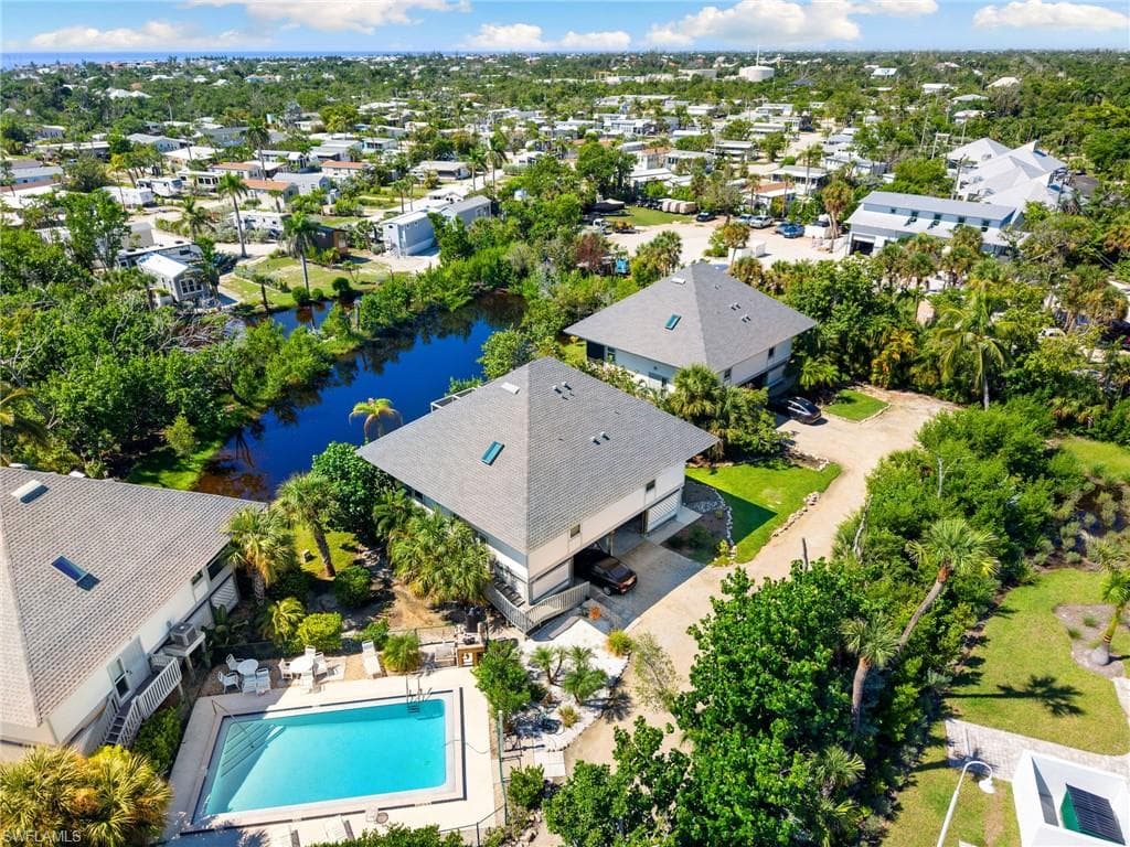 1039 Beach RD 104 SANIBEL, FL 33957