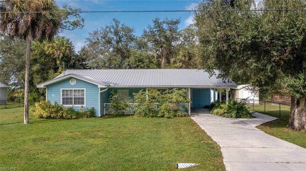 1076 Park DR LABELLE, FL 33935
