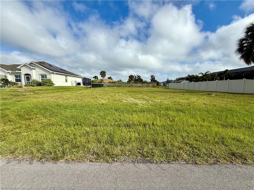 1907 SW 2nd ST CAPE CORAL, FL 33991