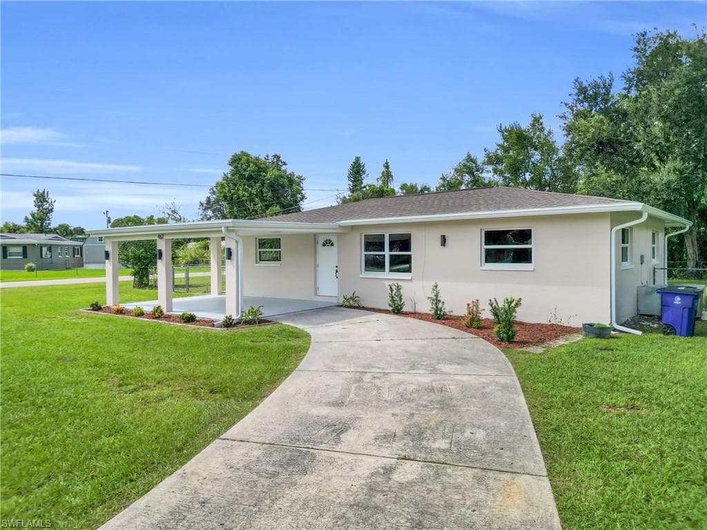 462 Muskegon AVE FORT MYERS, FL 33905