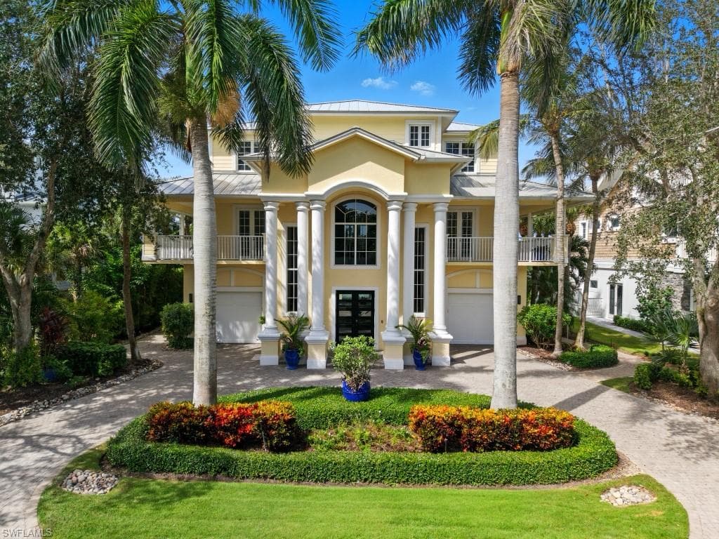 680 Waterside DR MARCO ISLAND, FL 34145
