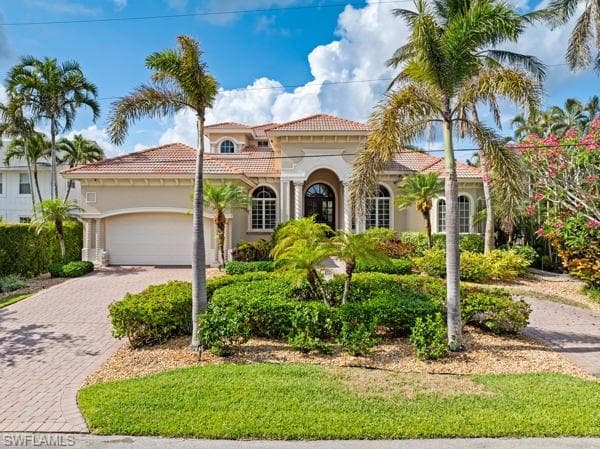 1400 Jewel Box AVE NAPLES, FL 34102