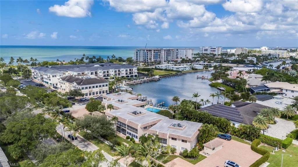 261 Banyan BLVD 104 NAPLES, FL 34102