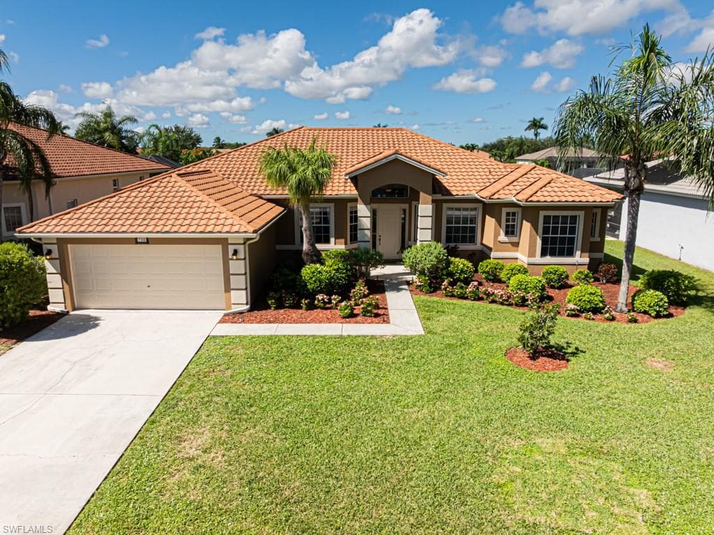 706 Grand Rapids BLVD NAPLES, FL 34120
