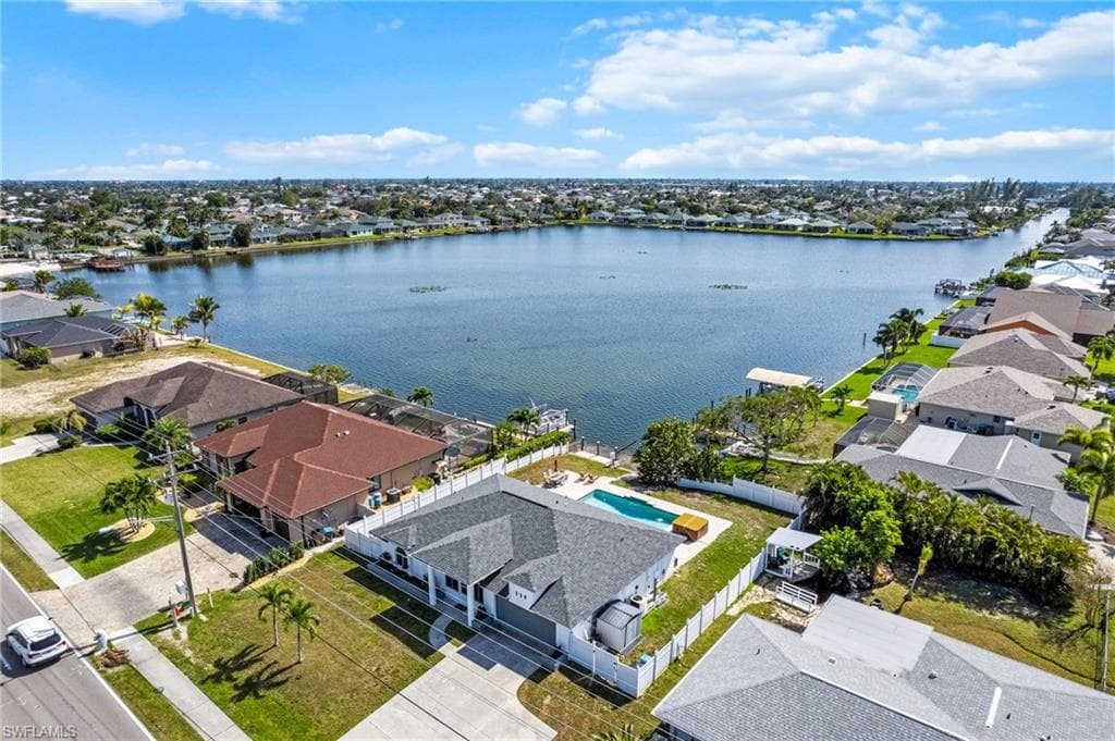 520 Trafalgar PKWY CAPE CORAL, FL 33991