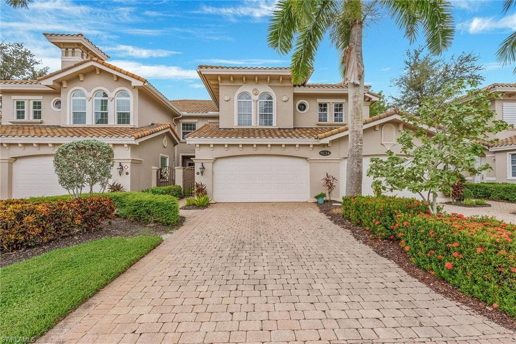 9134 Cherry Oaks LN 102 NAPLES, FL 34114