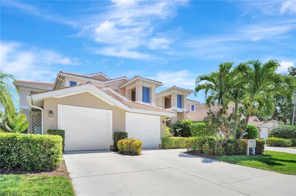 784 Carrick Bend CIR 101 NAPLES, FL 34110