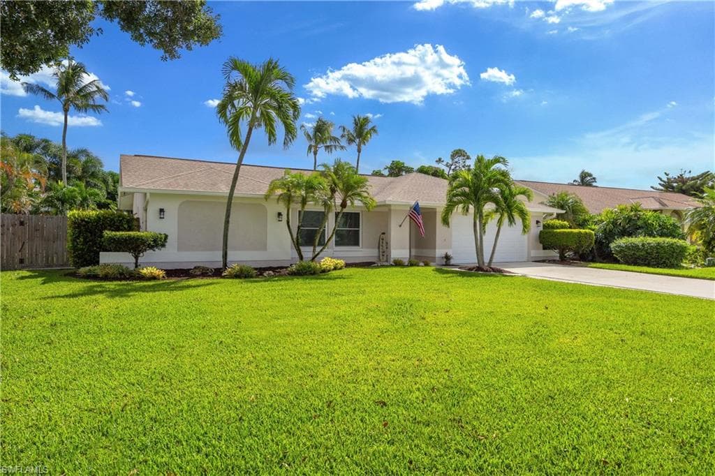10381 Regent CIR NAPLES, FL 34109