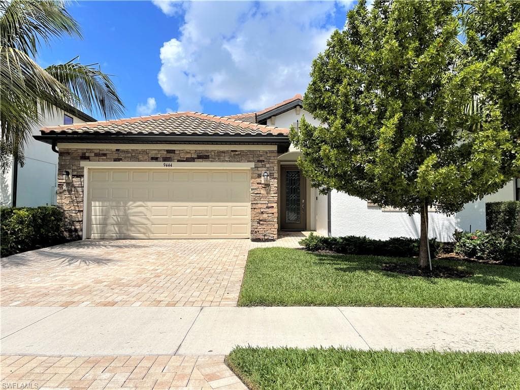 9444 Glenforest DR NAPLES, FL 34120