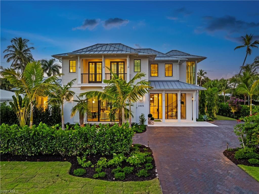 285 Central AVE NAPLES, FL 34102