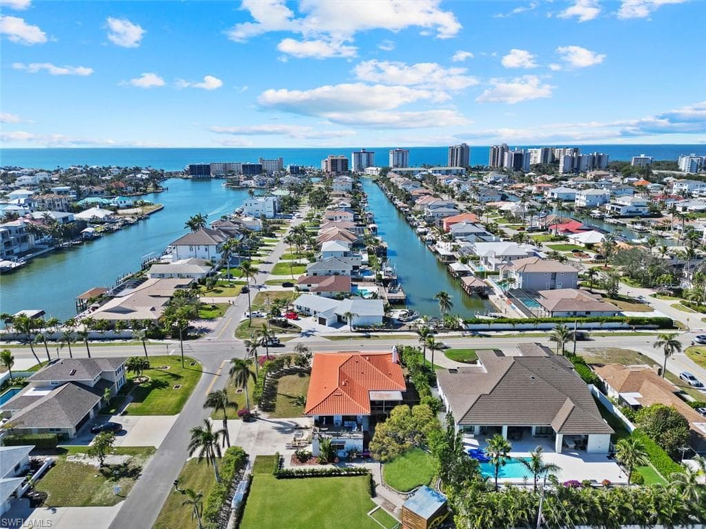 10602 Vanderbilt DR NAPLES, FL 34108