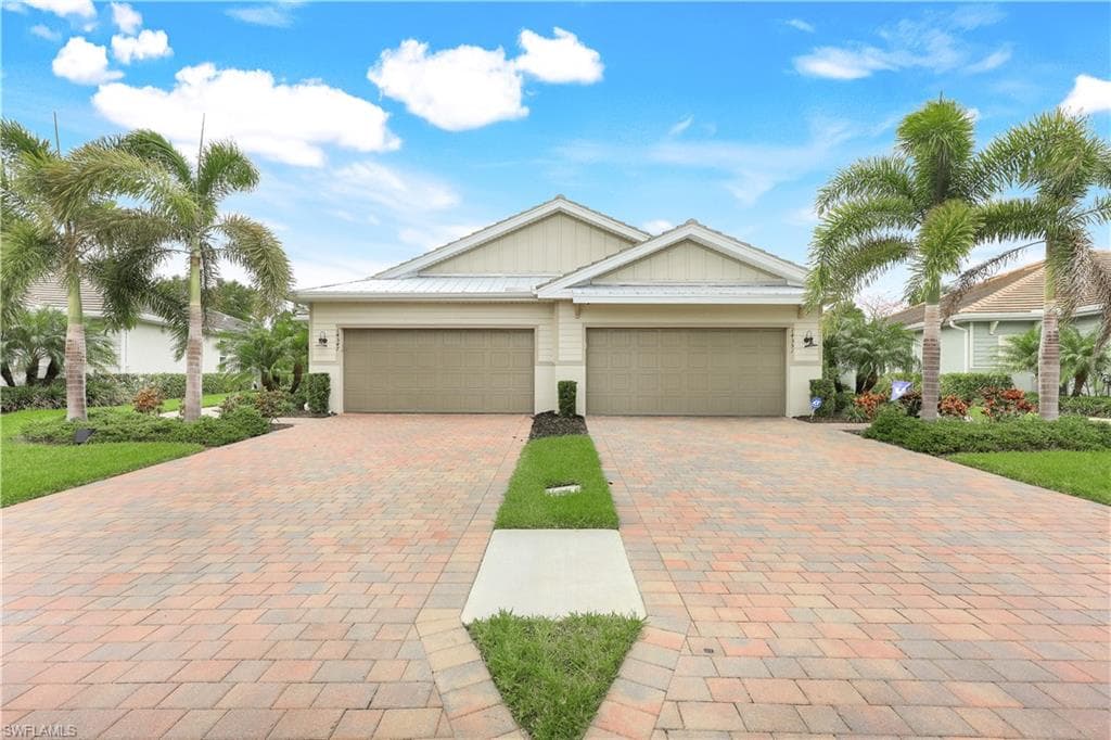 14551 Edgewater CIR NAPLES, FL 34114