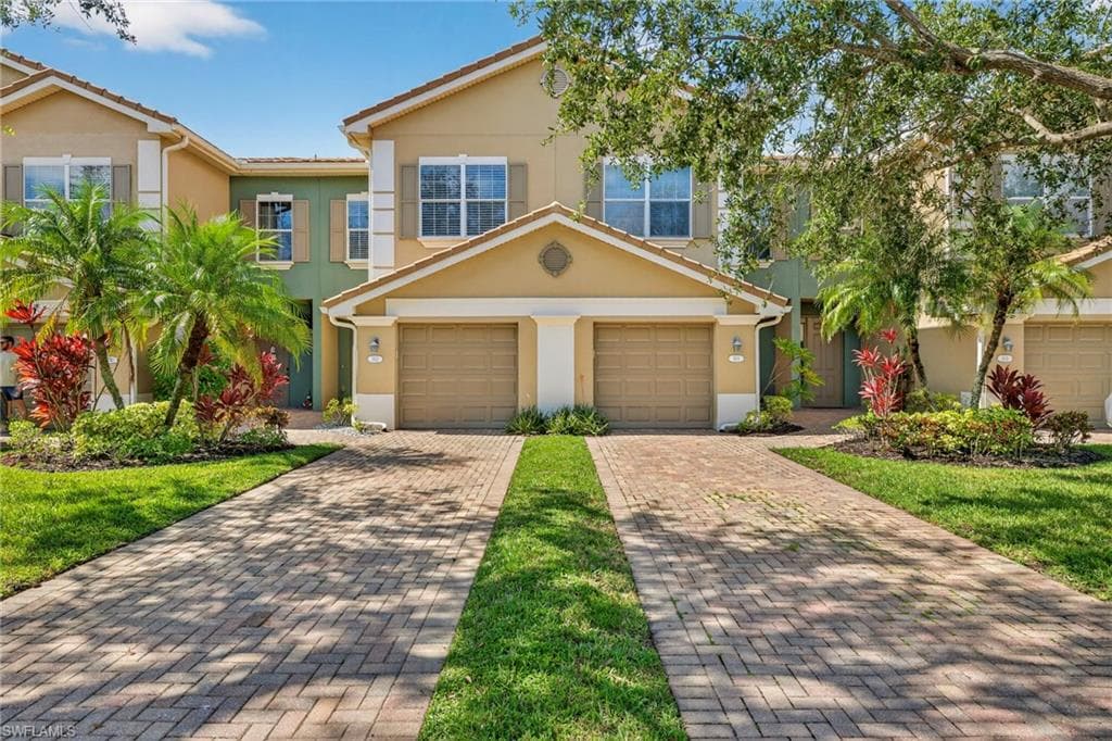 3231 Cottonwood BEND 303 FORT MYERS, FL 33905