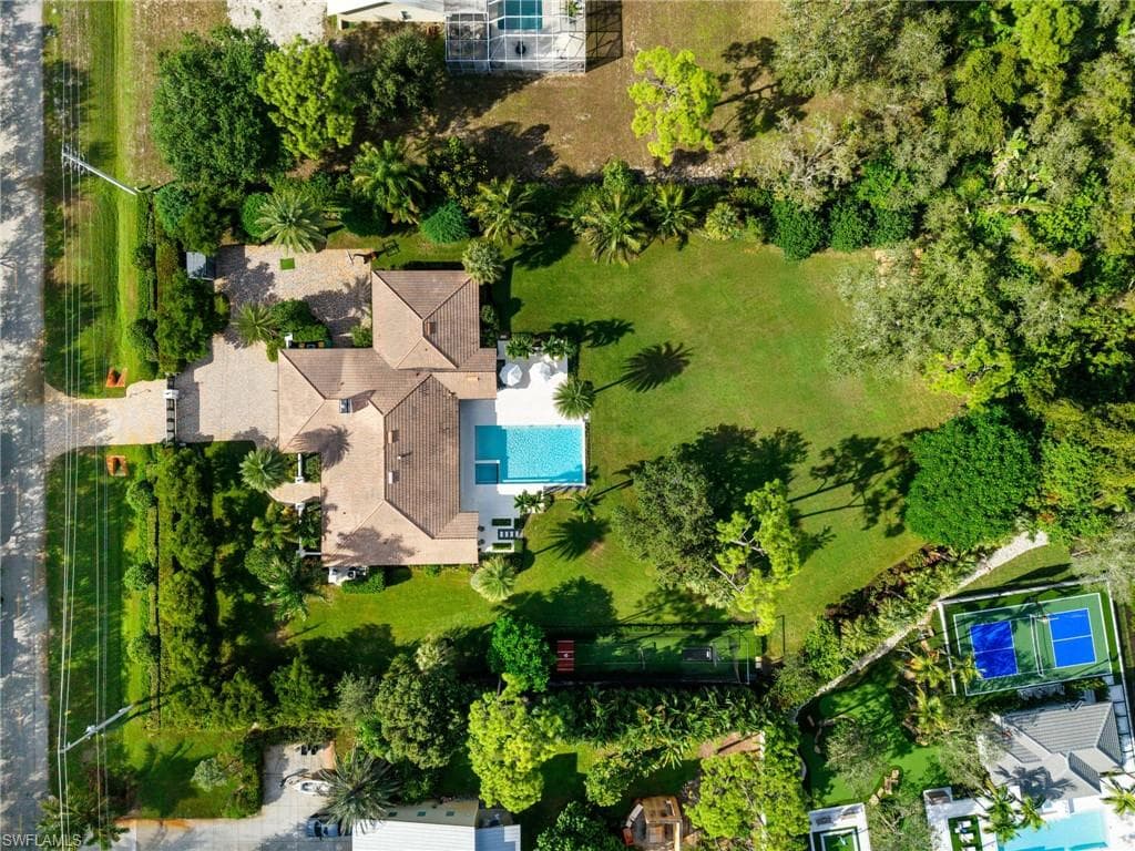 6818 Trail BLVD NAPLES, FL 34108
