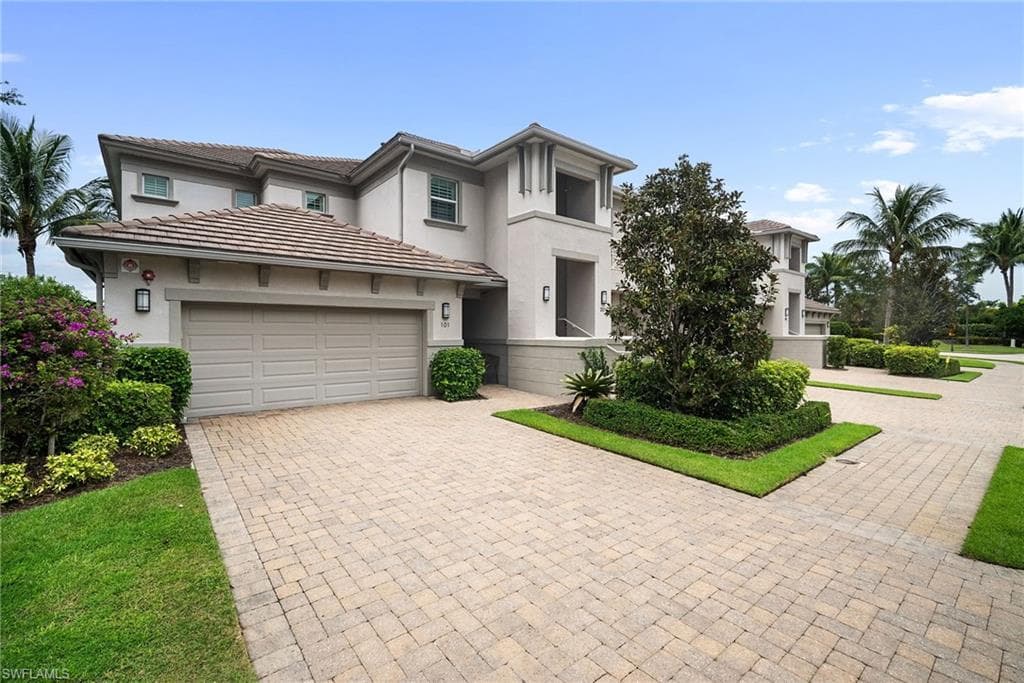 8050 Signature Club CIR 101 NAPLES, FL 34113