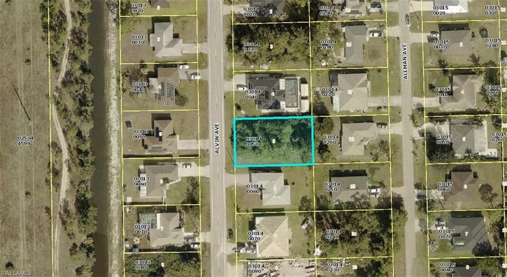 1024 Alvin AVE LEHIGH ACRES, FL 33971