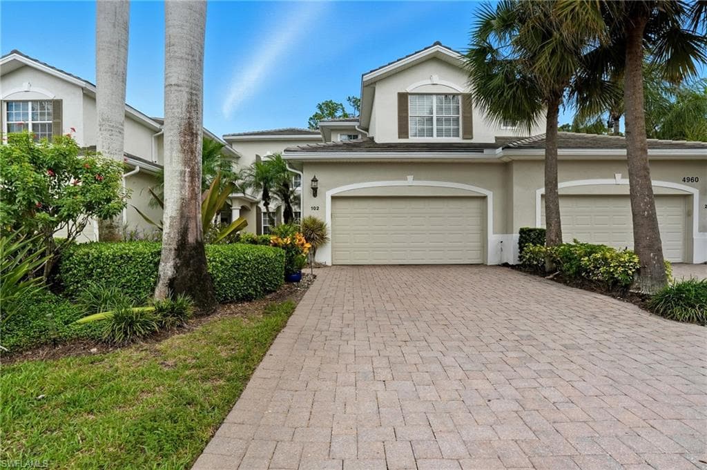 4960 Shaker Heights CT 102 NAPLES, FL 34112
