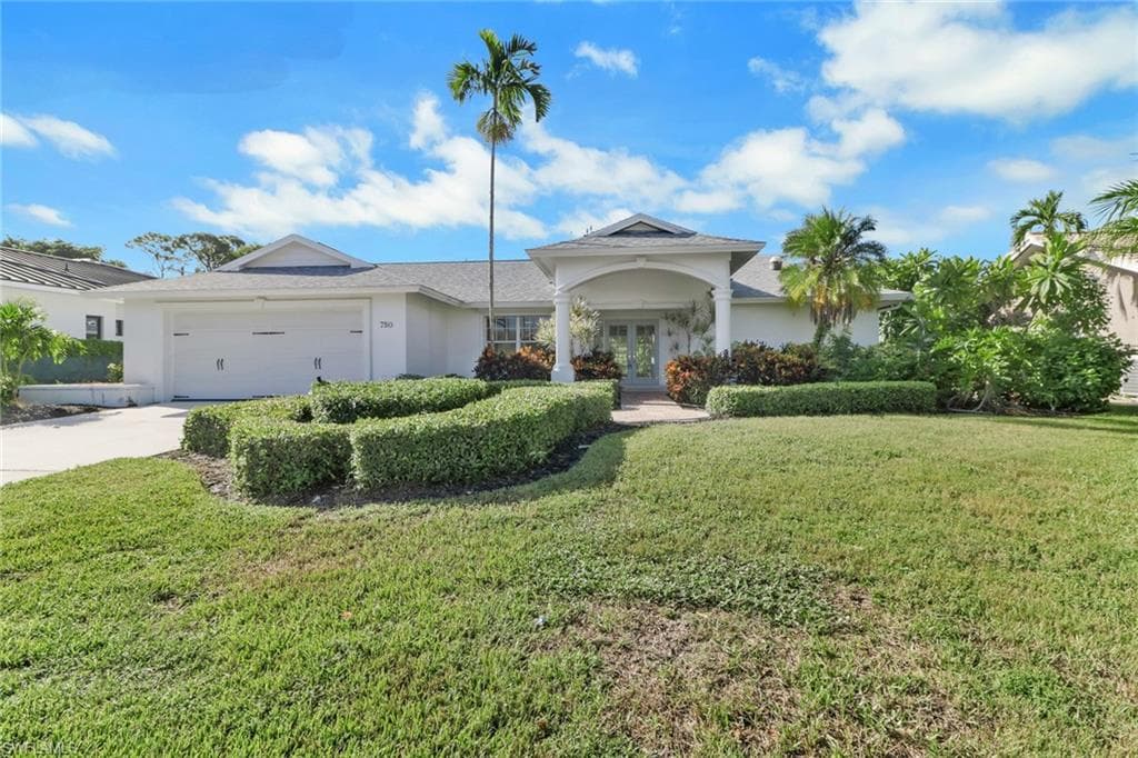 750 Southern Pines DR NAPLES, FL 34103