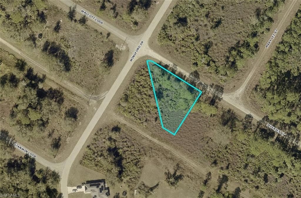 647 Jeffries ST LEHIGH ACRES, FL 33972