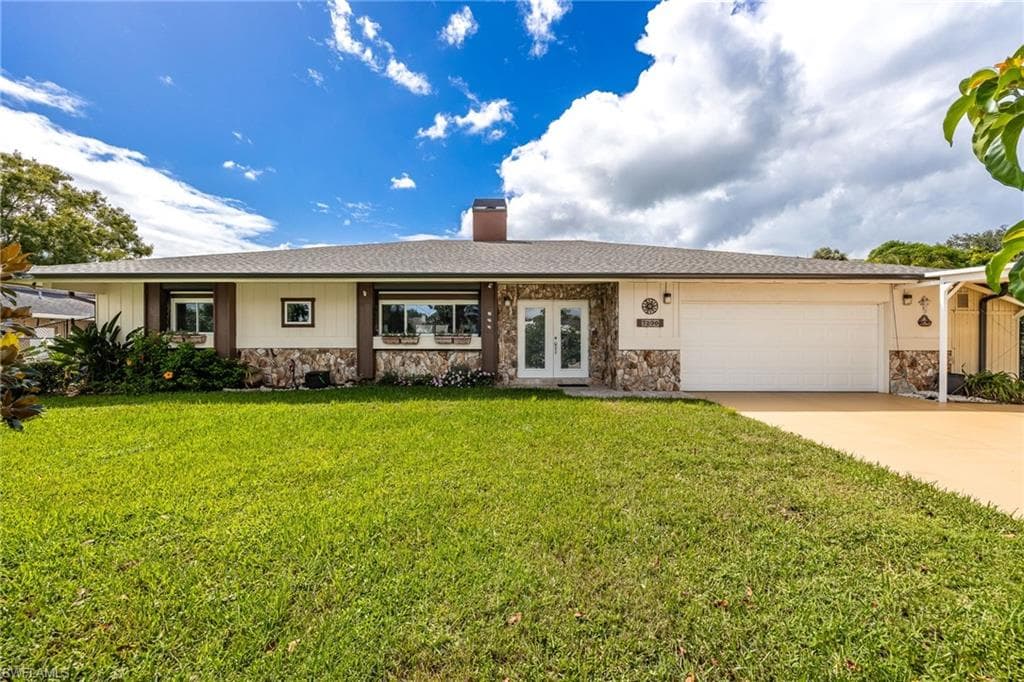 7230 Reymoor DR NORTH FORT MYERS, FL 33917