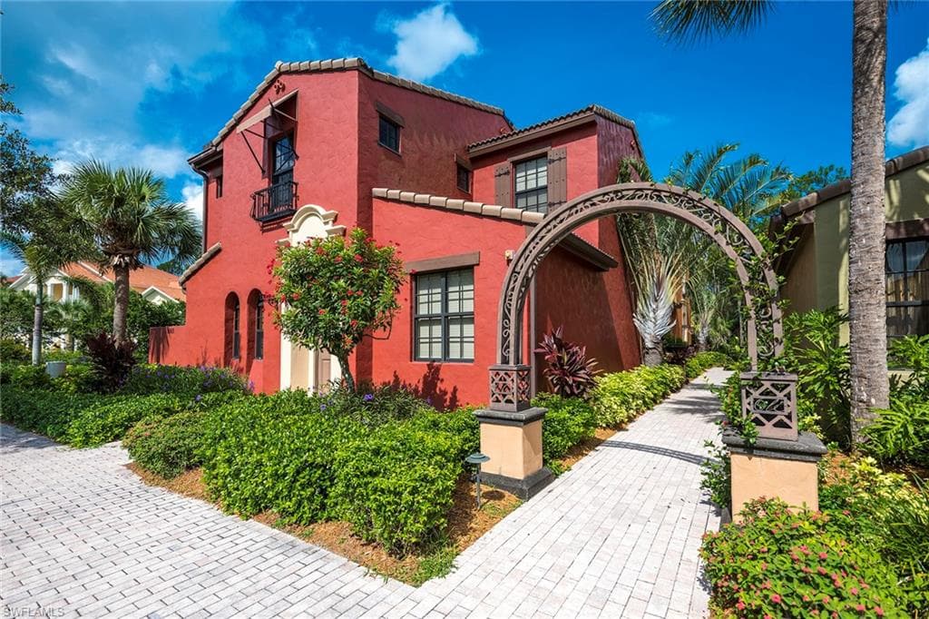 9161 Chula Vista ST 135-2 NAPLES, FL 34113