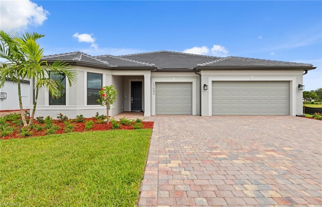 17043 Bishop BLVD ALVA, FL 33920
