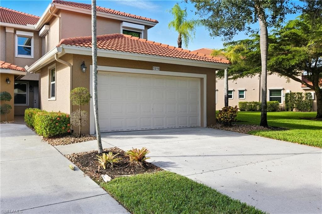 2590 Marshcreek LN 202 NAPLES, FL 34119